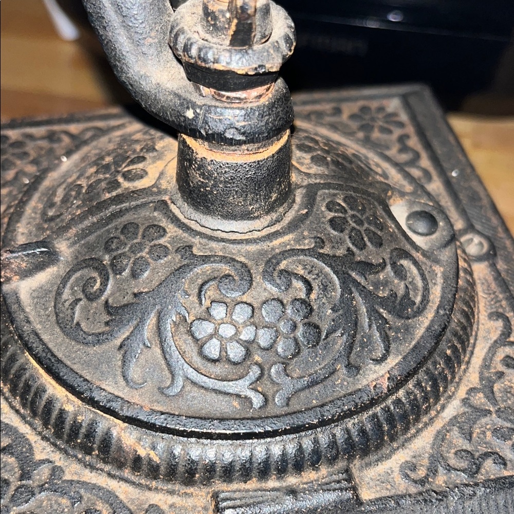 Vintage Wooden Coffee Grinder - Picture 3 of 9
